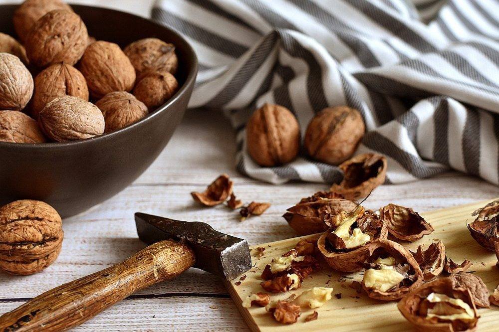 Nuts Mediterranean Diet for Better Health