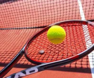 The Best Tennis Racket Brands & How to Pick One